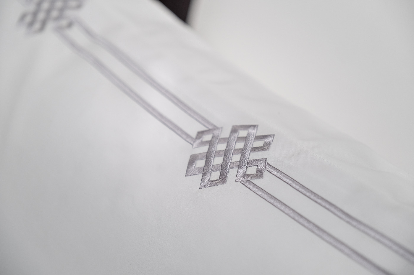 175SMR-17503 Комплект постельного белья с вышивкой Арктик, серый, Семейный (145*210-2шт)_s2 7