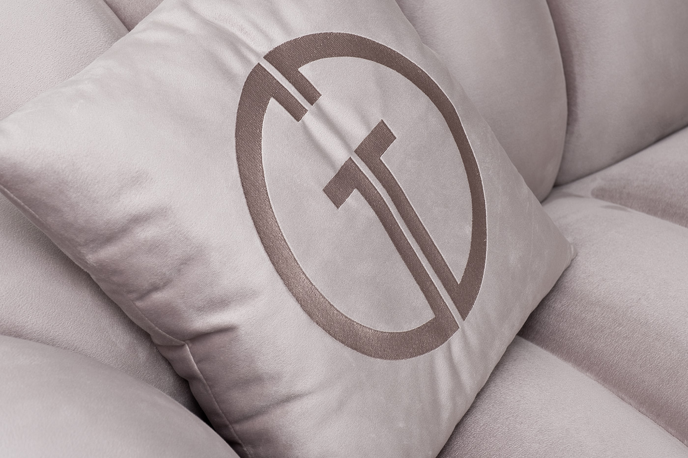 Диван Fabio трехместный велюр бежевый Colton1001-SERROS 239*95*72см, 2 подушки_s2 3