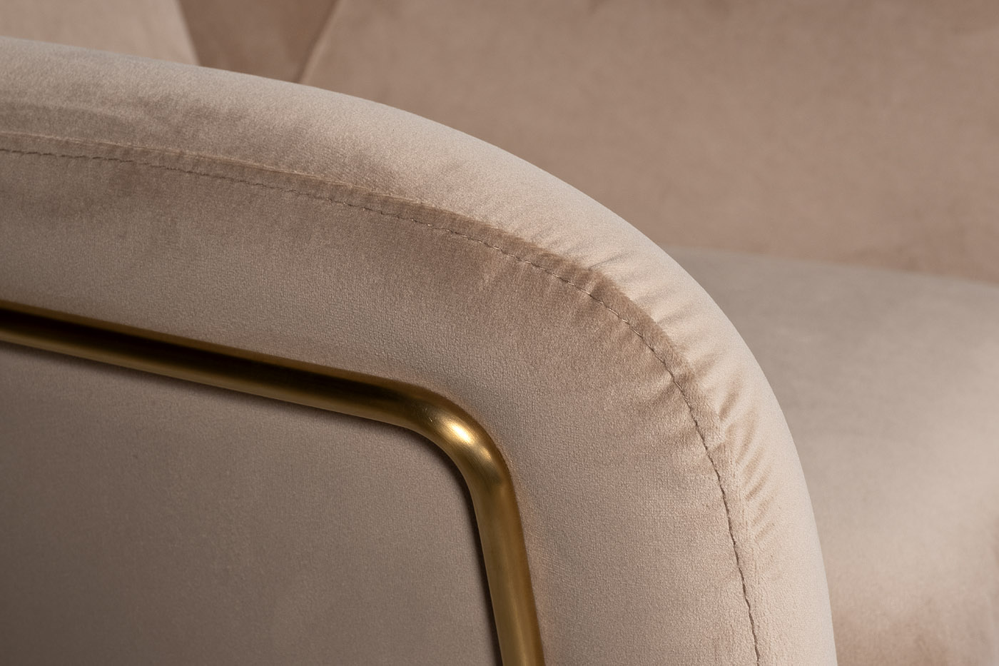 46AS-AR2976-BG Кресло велюр бежевый/мат.зол. 75*87*80см_s2 3