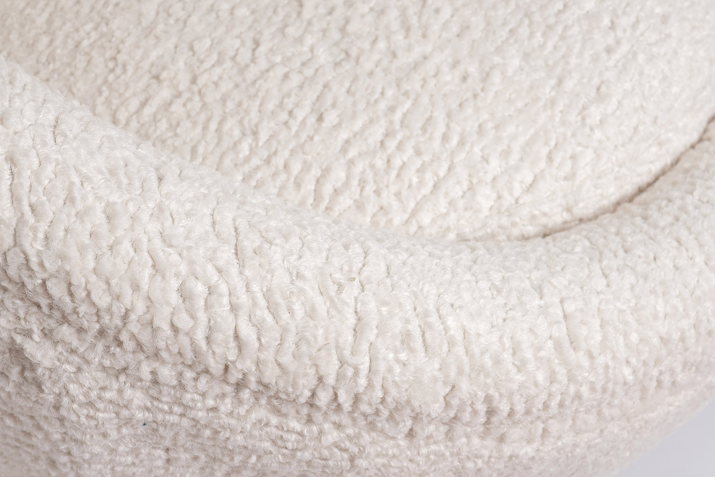 48MY-2746 CRE Кресло иск.каракуль кремовый 79*83*83см_s2 3