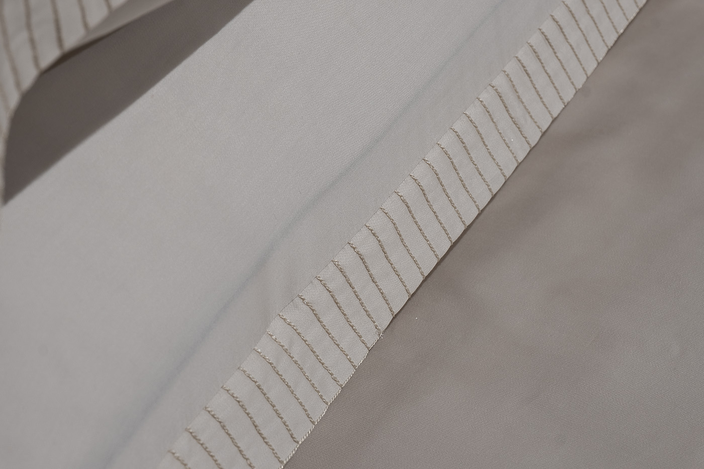 144HF-40406 Простыня на резинке тенсель жемчужная 160*200*30_s2 3