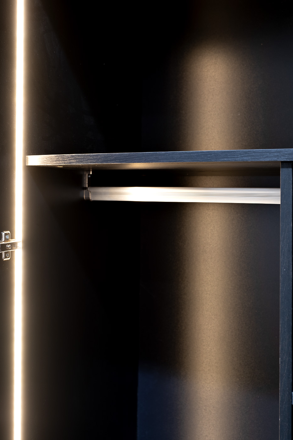 140SA-122BL Шкаф двухдверный с полками цвет черный, дверцы глухие_s2 4