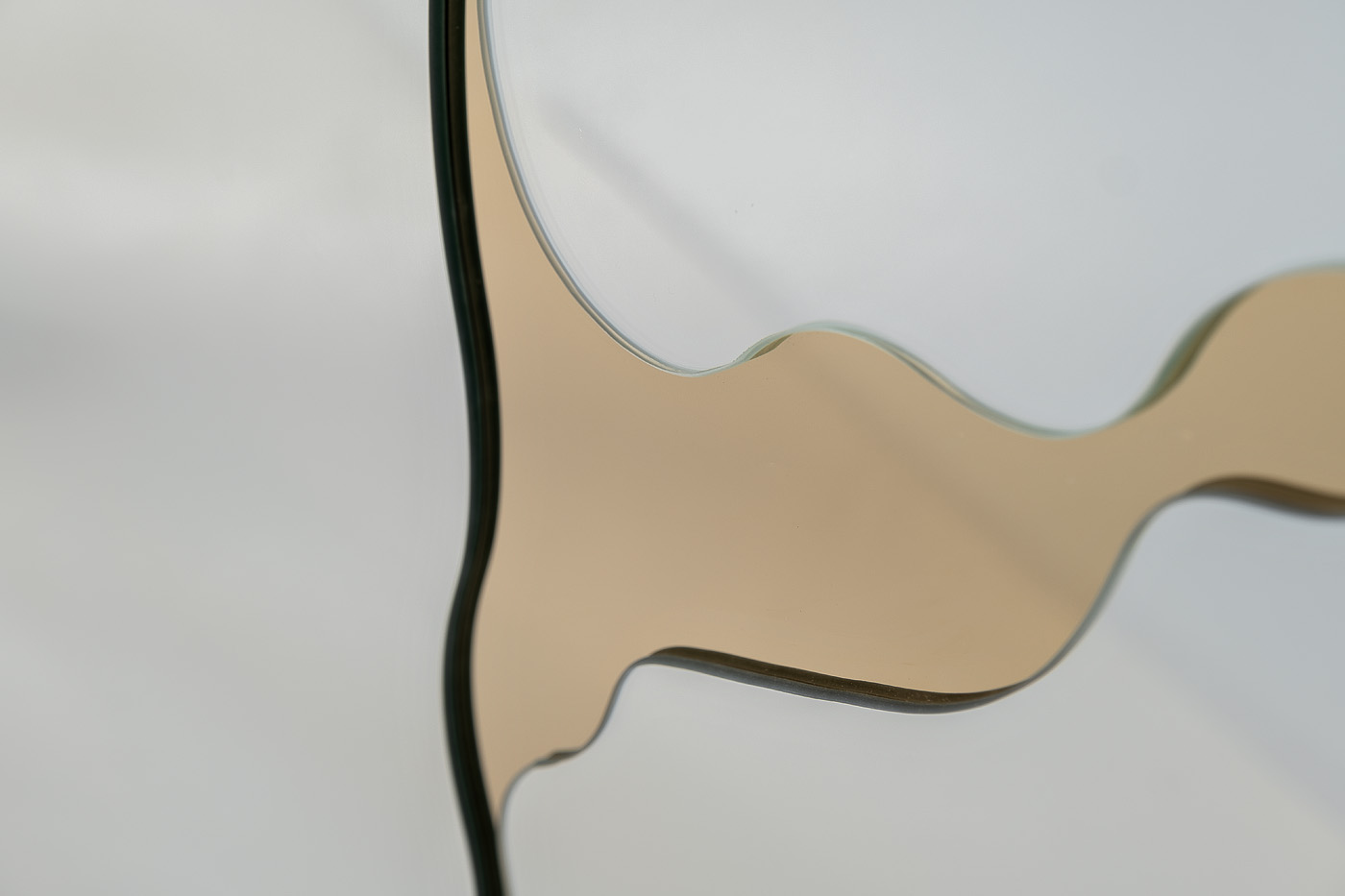 KFG195 Комод зеркальный c золотым декором 160х45х90см_s2 5