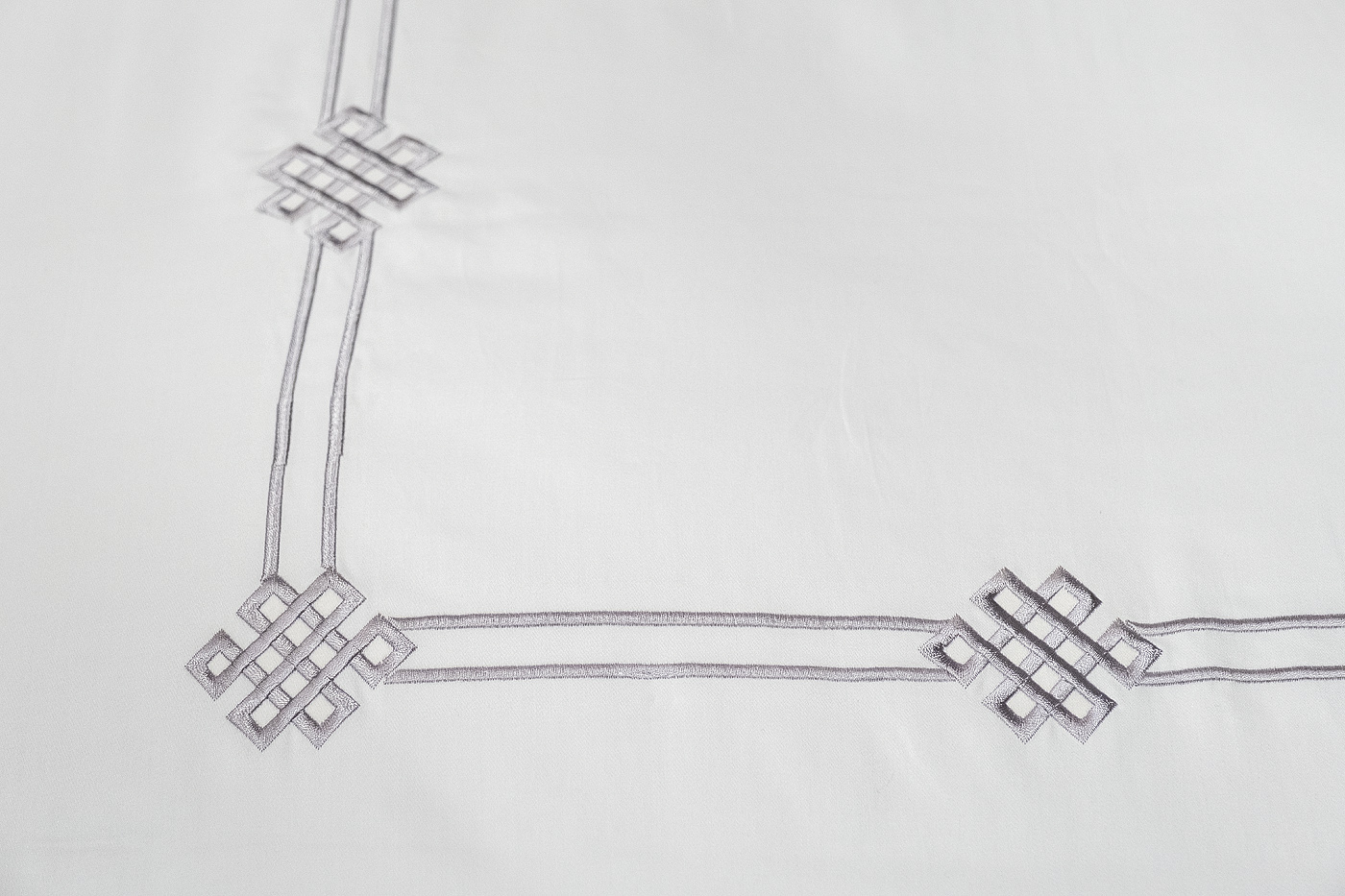 175SMR-17503 Комплект постельного белья с вышивкой Арктик, серый, Семейный (145*210-2шт)_s2 11