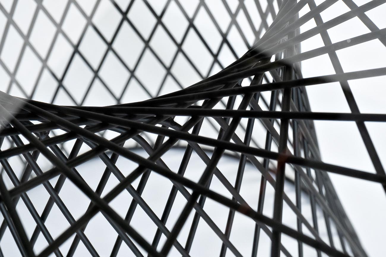 46AS-DT5019-BL Стол обеденный темн.стекло/черн.металл d120*75см_s2 2