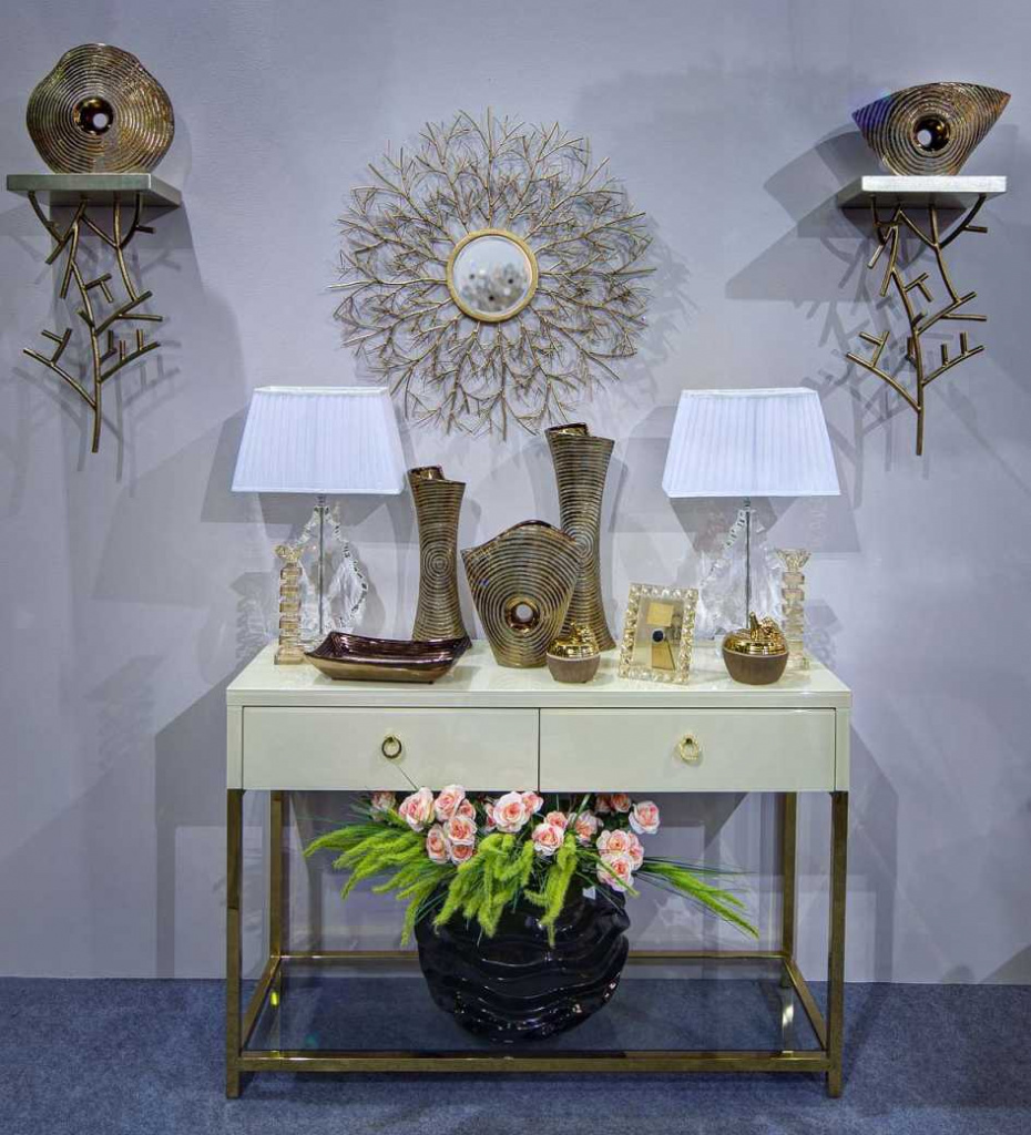 Расположение туалетного столика фото 2