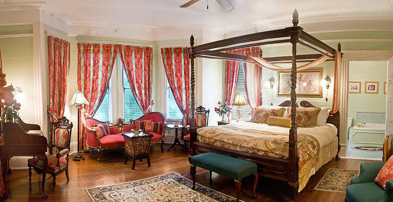 интерьер женской спальни