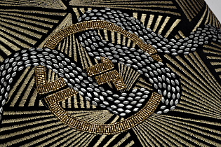 70SW-38057 Подушка с бисером, стеклярусом и вышивкой 